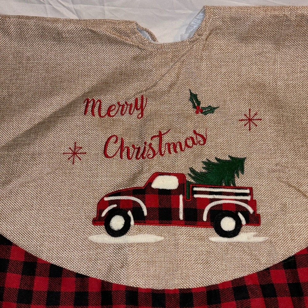 Burlap Country Truck Scene Tree Skirt NWOT